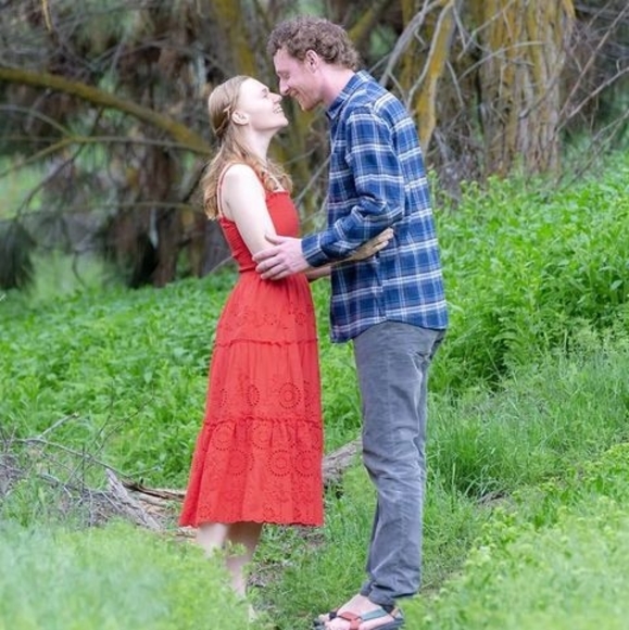 Meet your Posher, Whitney - Picture 1 of 1